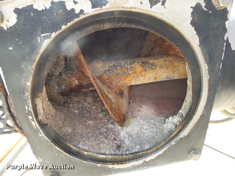 image for item K1098 2000 Mack CH613 tender truck