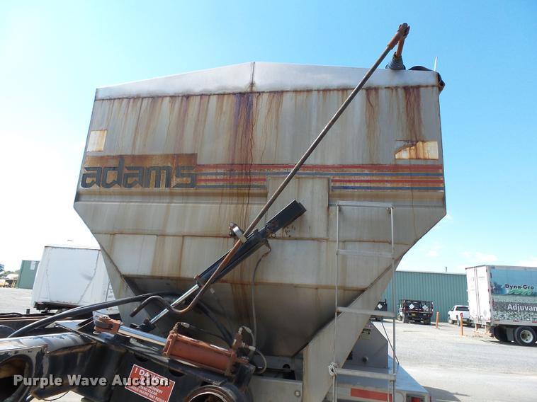 image for item K1098 2000 Mack CH613 tender truck