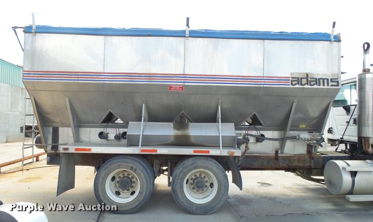 image for item K1098 2000 Mack CH613 tender truck