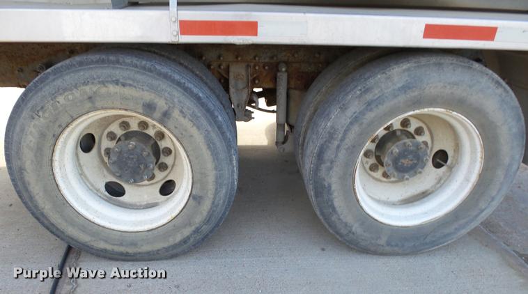 image for item K1098 2000 Mack CH613 tender truck