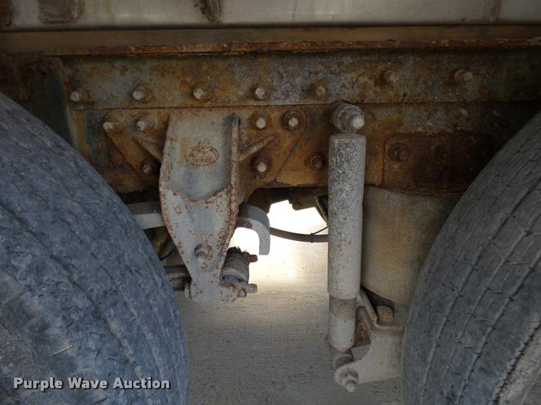 image for item K1098 2000 Mack CH613 tender truck