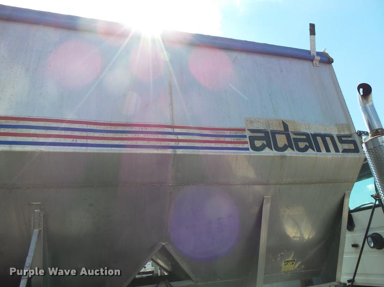 image for item K1098 2000 Mack CH613 tender truck