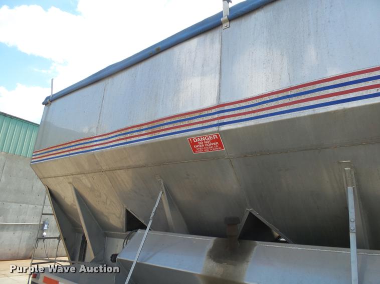 image for item K1098 2000 Mack CH613 tender truck