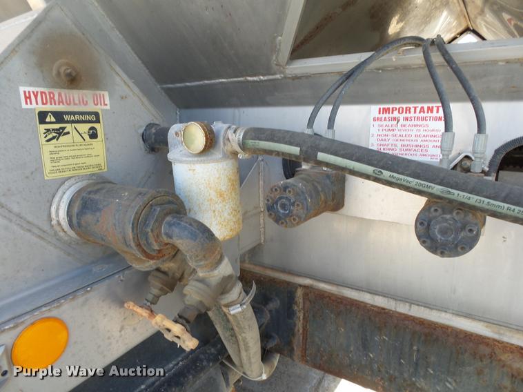 image for item K1098 2000 Mack CH613 tender truck