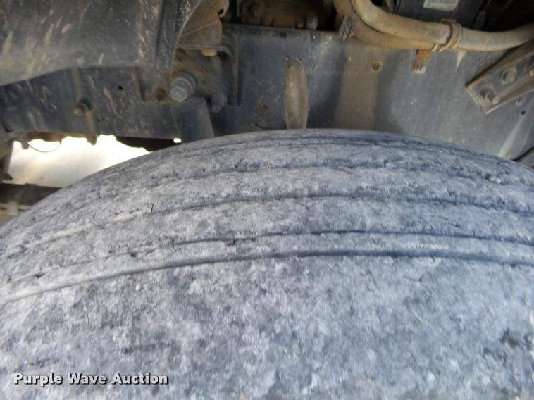 image for item K1098 2000 Mack CH613 tender truck