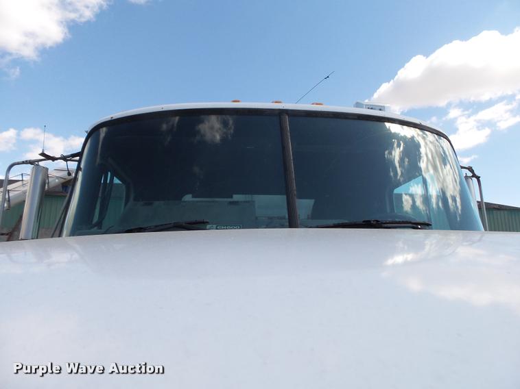 image for item K1098 2000 Mack CH613 tender truck