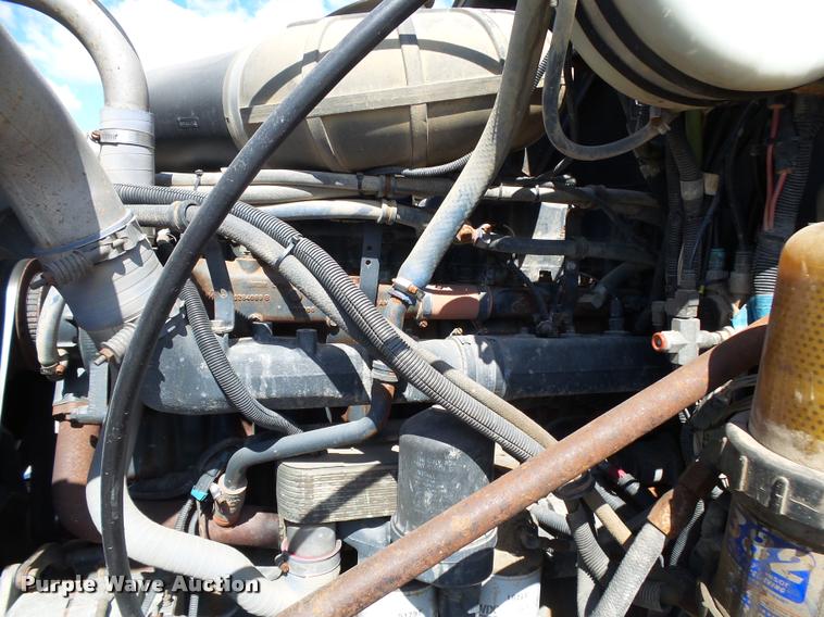 image for item K1098 2000 Mack CH613 tender truck