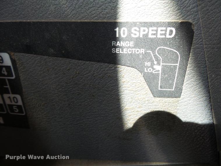 image for item K1098 2000 Mack CH613 tender truck