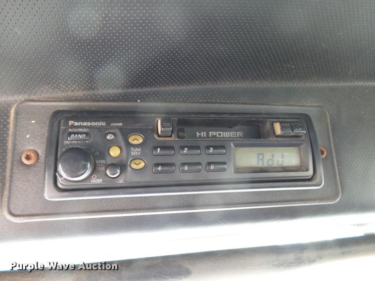 image for item K1098 2000 Mack CH613 tender truck