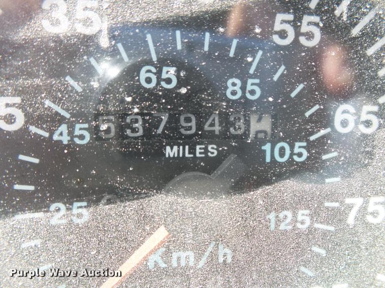 image for item K1098 2000 Mack CH613 tender truck