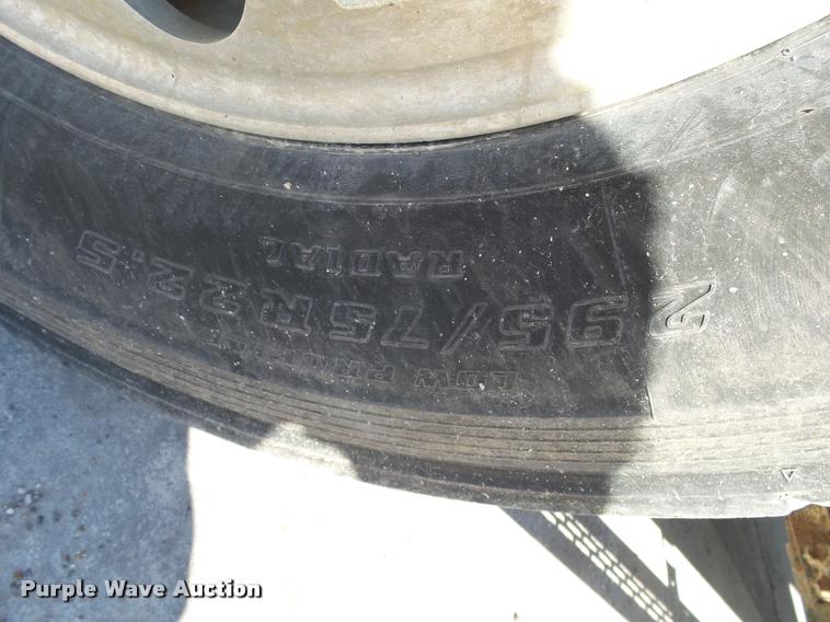 image for item K1099 2000 Mack CH613 tender truck