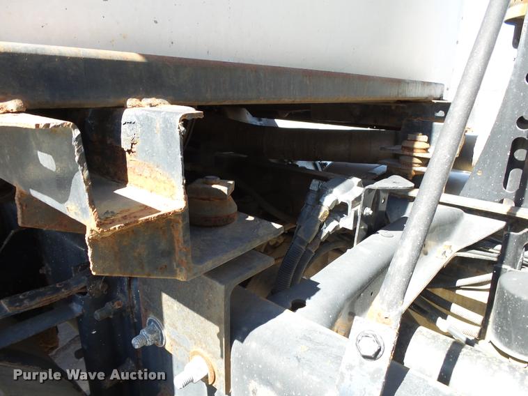 image for item K1099 2000 Mack CH613 tender truck