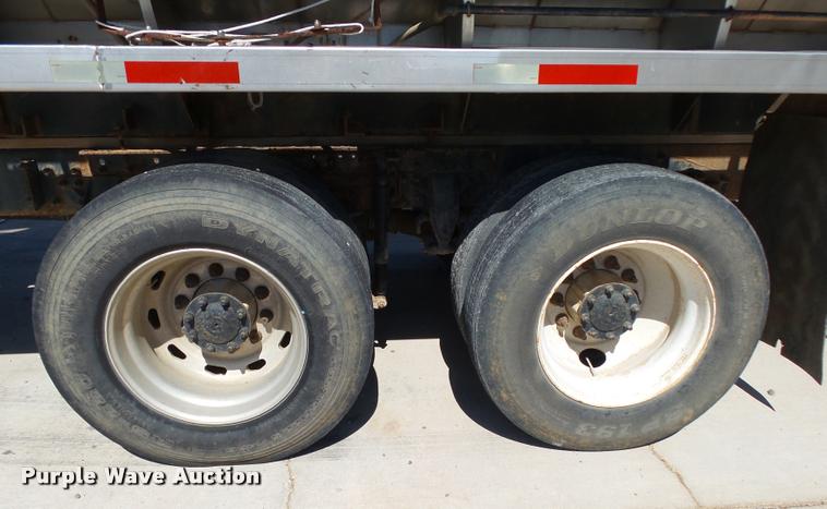 image for item K1099 2000 Mack CH613 tender truck