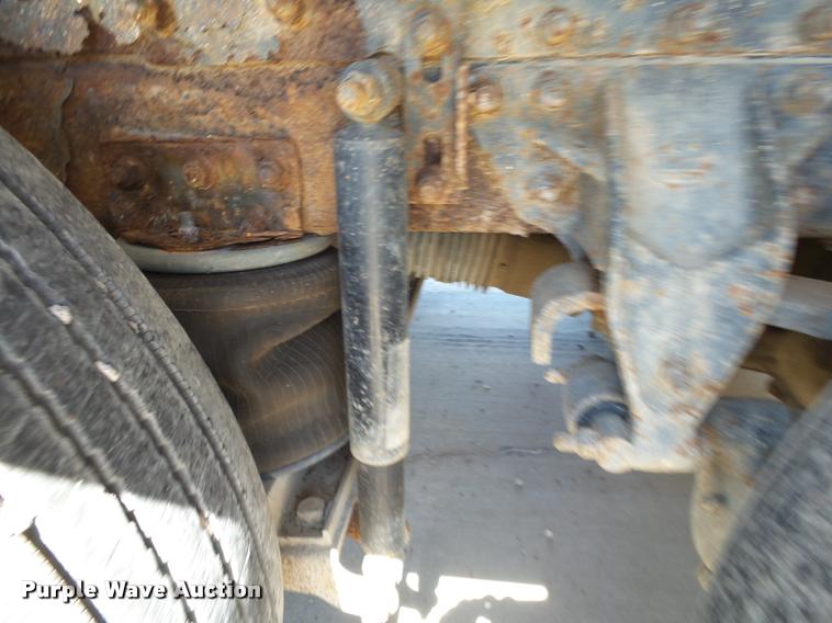 image for item K1099 2000 Mack CH613 tender truck