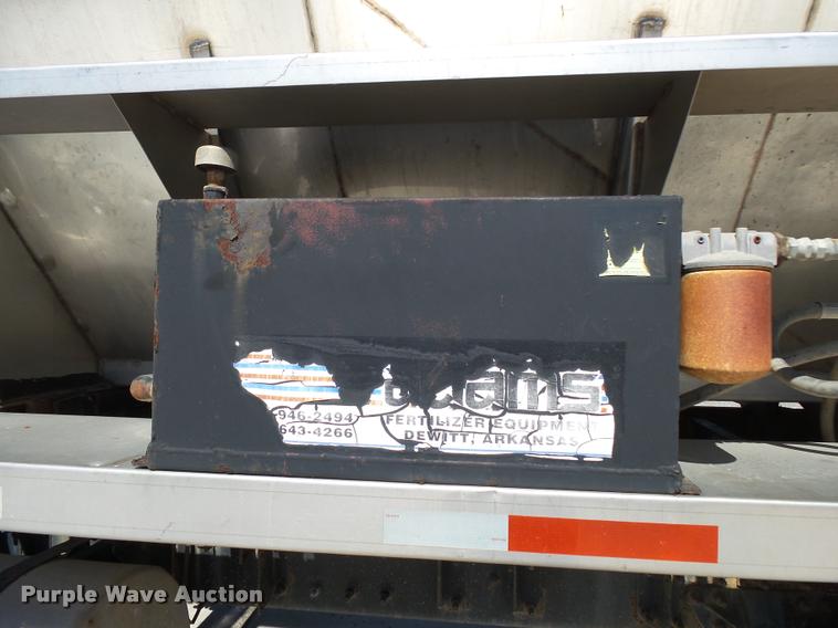 image for item K1099 2000 Mack CH613 tender truck