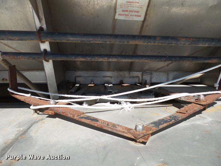 image for item K1099 2000 Mack CH613 tender truck