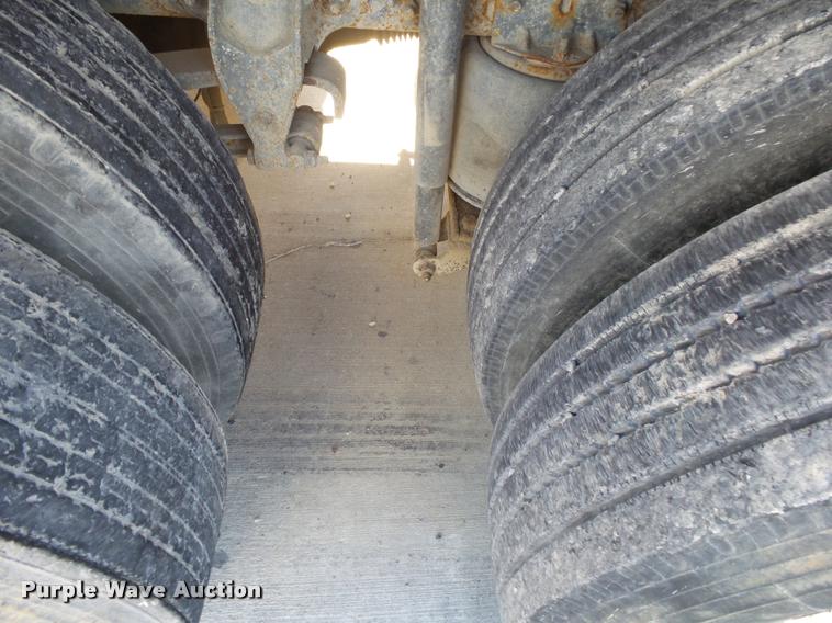 image for item K1099 2000 Mack CH613 tender truck