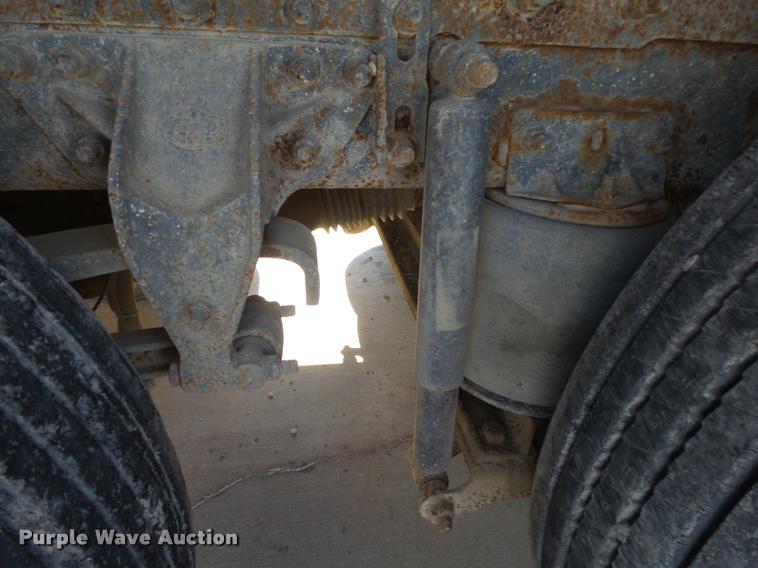 image for item K1099 2000 Mack CH613 tender truck