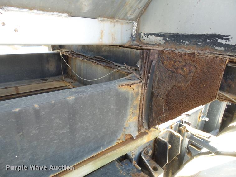 image for item K1099 2000 Mack CH613 tender truck