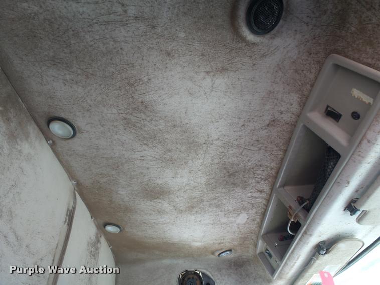 image for item K1099 2000 Mack CH613 tender truck