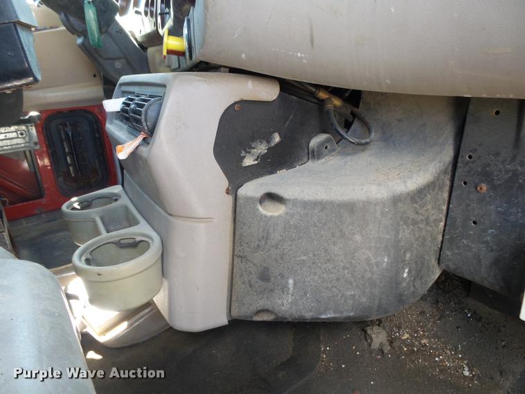 image for item K1099 2000 Mack CH613 tender truck