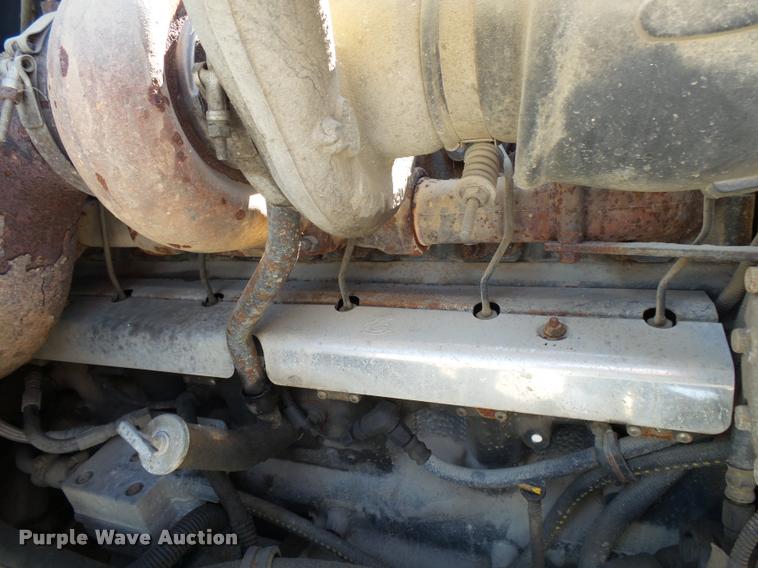 image for item K1099 2000 Mack CH613 tender truck