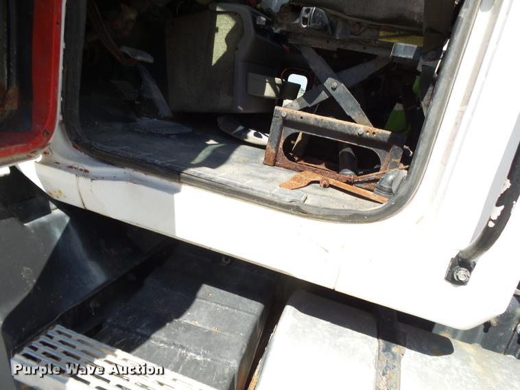 image for item K1099 2000 Mack CH613 tender truck