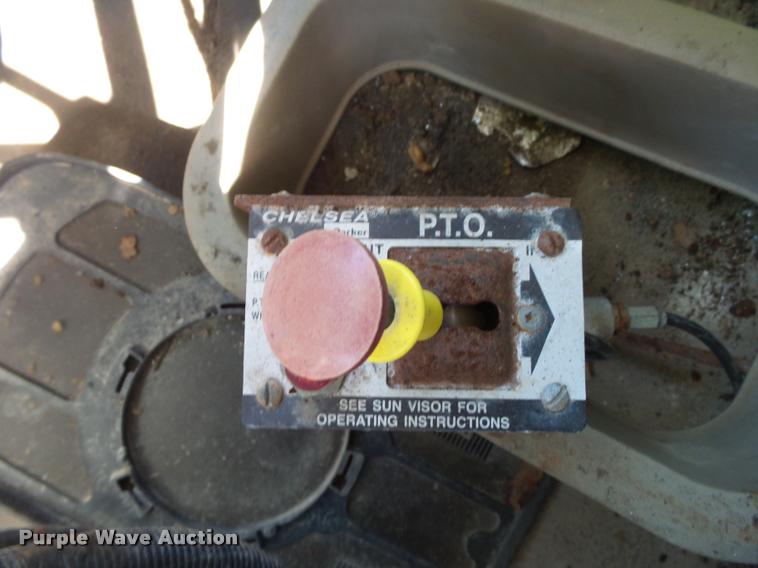 image for item K1099 2000 Mack CH613 tender truck