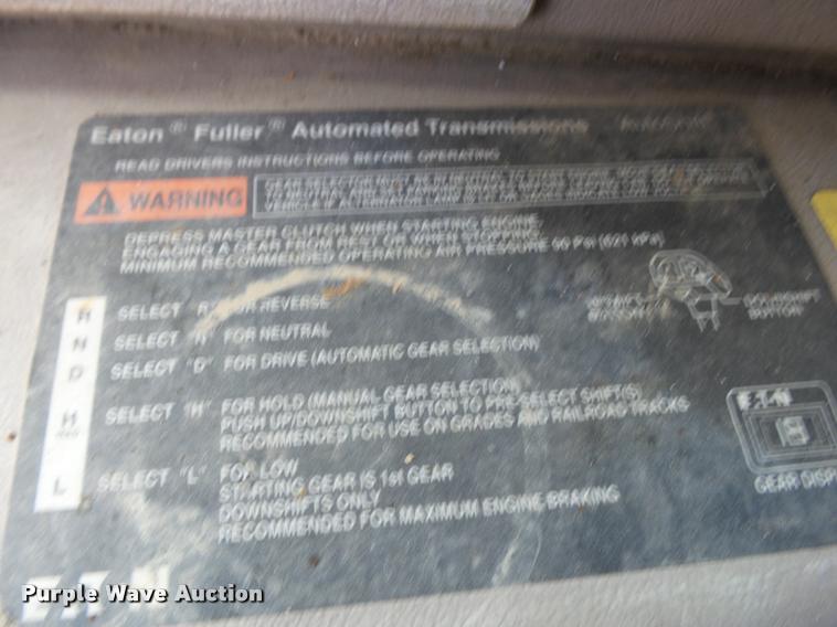 image for item K1099 2000 Mack CH613 tender truck