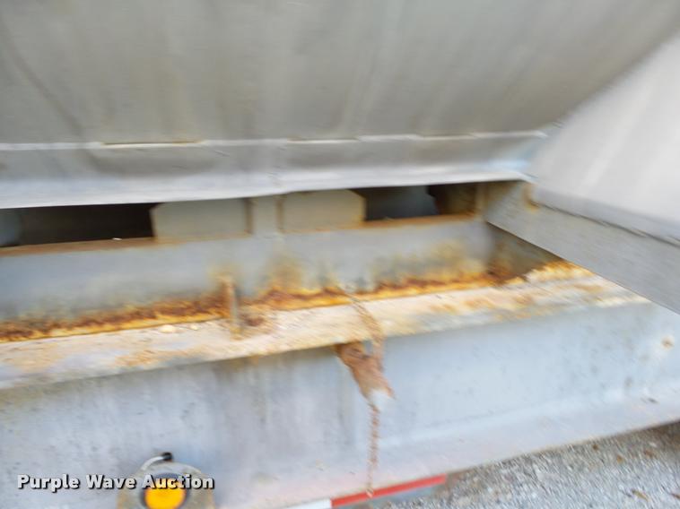 image for item K1105 2000 Adams tender trailer