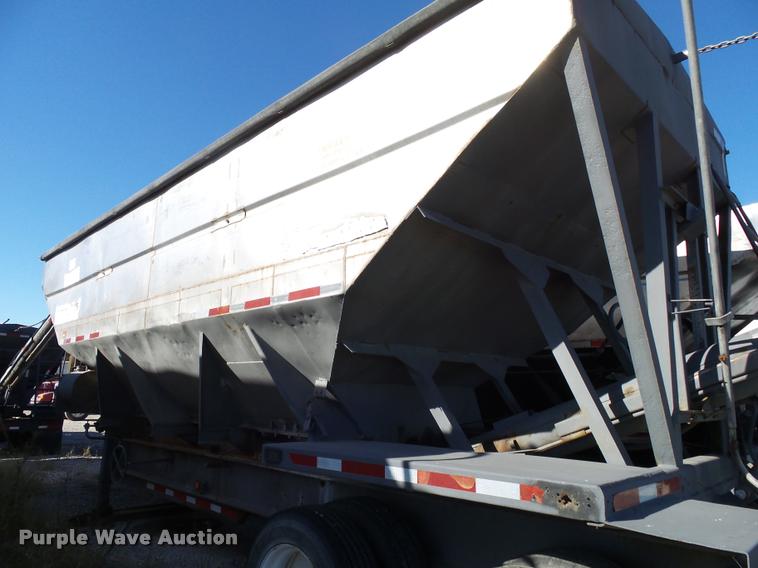 image for item K1105 2000 Adams tender trailer
