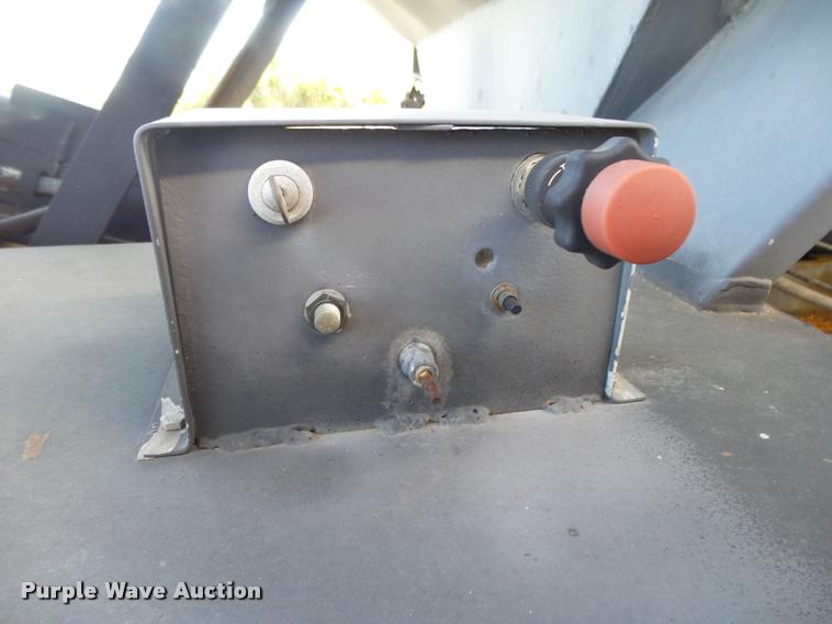 image for item K1105 2000 Adams tender trailer