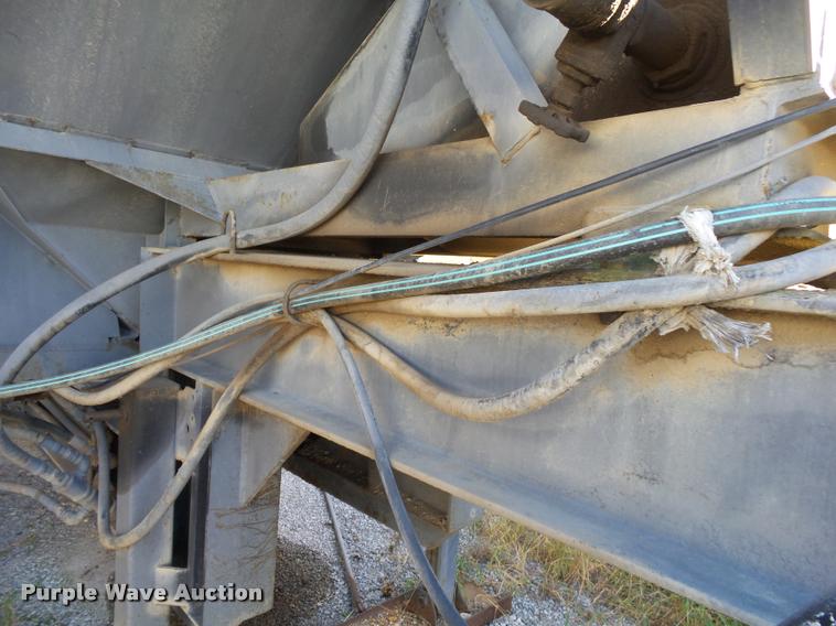 image for item K1105 2000 Adams tender trailer