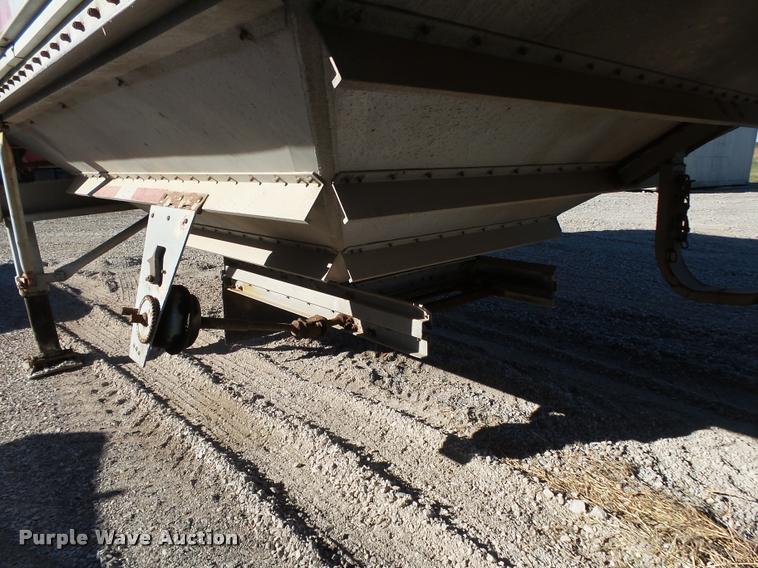 image for item K1107 1990 Chamberlin JDWH-100 double hopper grain trailer