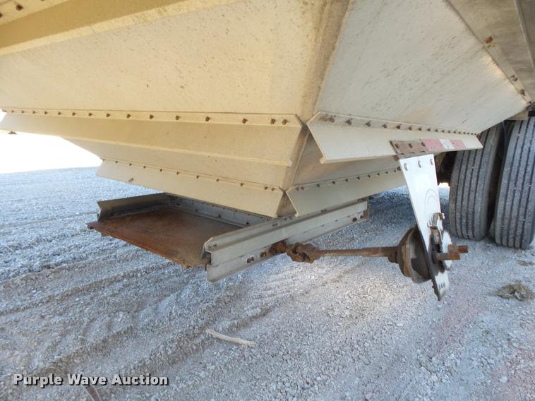 image for item K1107 1990 Chamberlin JDWH-100 double hopper grain trailer