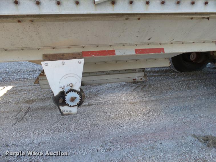 image for item K1107 1990 Chamberlin JDWH-100 double hopper grain trailer
