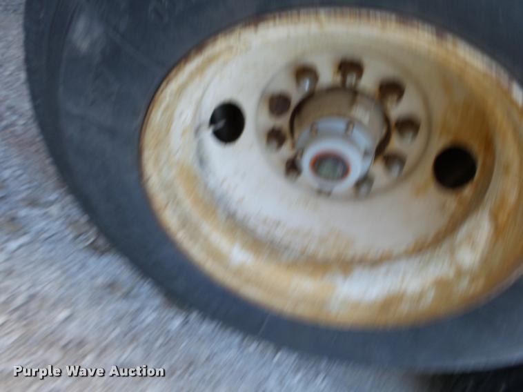 image for item K1107 1990 Chamberlin JDWH-100 double hopper grain trailer