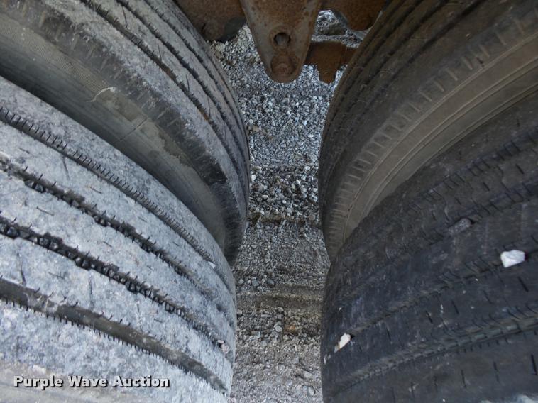 image for item K1107 1990 Chamberlin JDWH-100 double hopper grain trailer