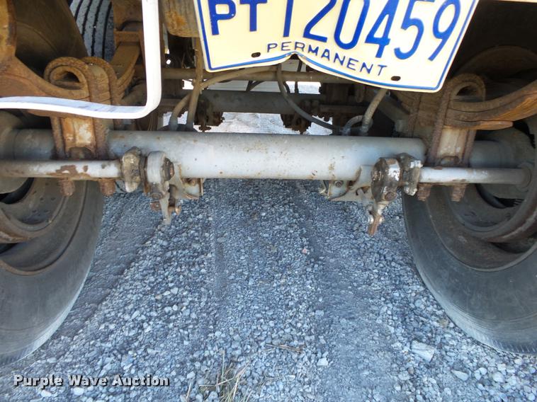 image for item K1107 1990 Chamberlin JDWH-100 double hopper grain trailer