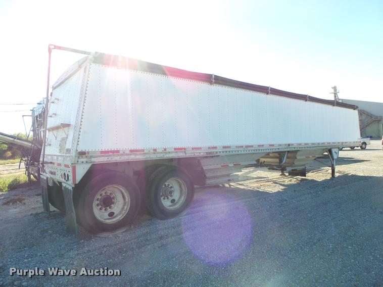 image for item K1107 1990 Chamberlin JDWH-100 double hopper grain trailer