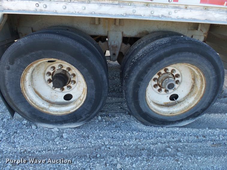 image for item K1107 1990 Chamberlin JDWH-100 double hopper grain trailer