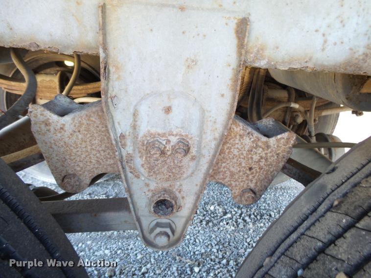 image for item K1107 1990 Chamberlin JDWH-100 double hopper grain trailer