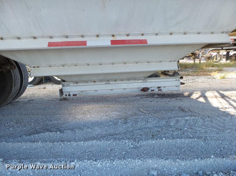 image for item K1107 1990 Chamberlin JDWH-100 double hopper grain trailer