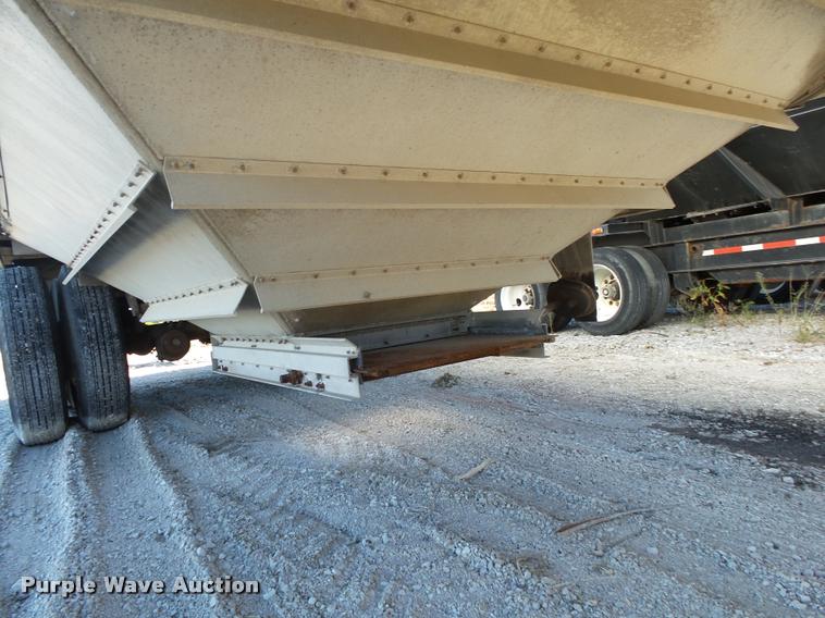 image for item K1107 1990 Chamberlin JDWH-100 double hopper grain trailer
