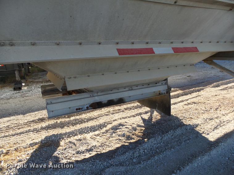 image for item K1107 1990 Chamberlin JDWH-100 double hopper grain trailer