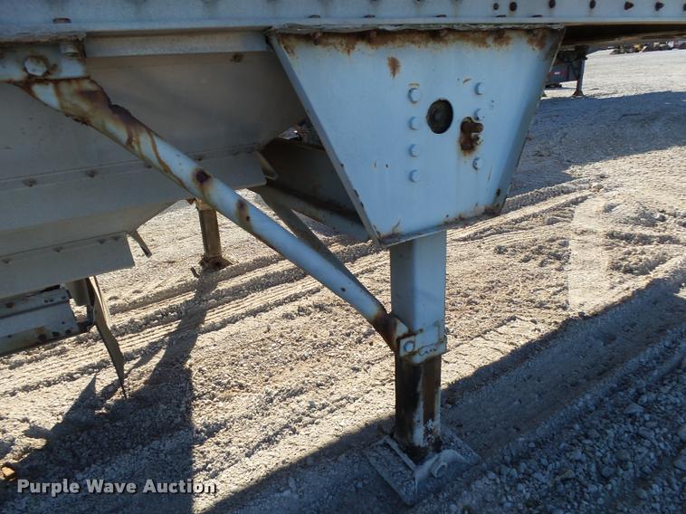 image for item K1107 1990 Chamberlin JDWH-100 double hopper grain trailer