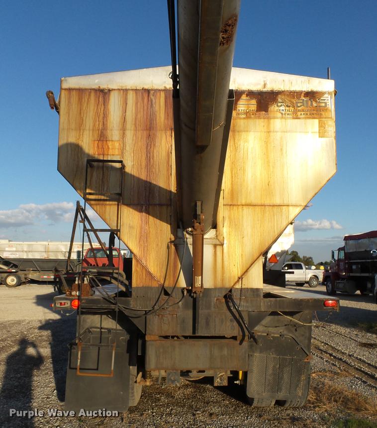 image for item K1109 1994 International 8200 tender truck