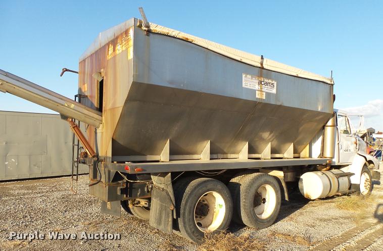 image for item K1109 1994 International 8200 tender truck