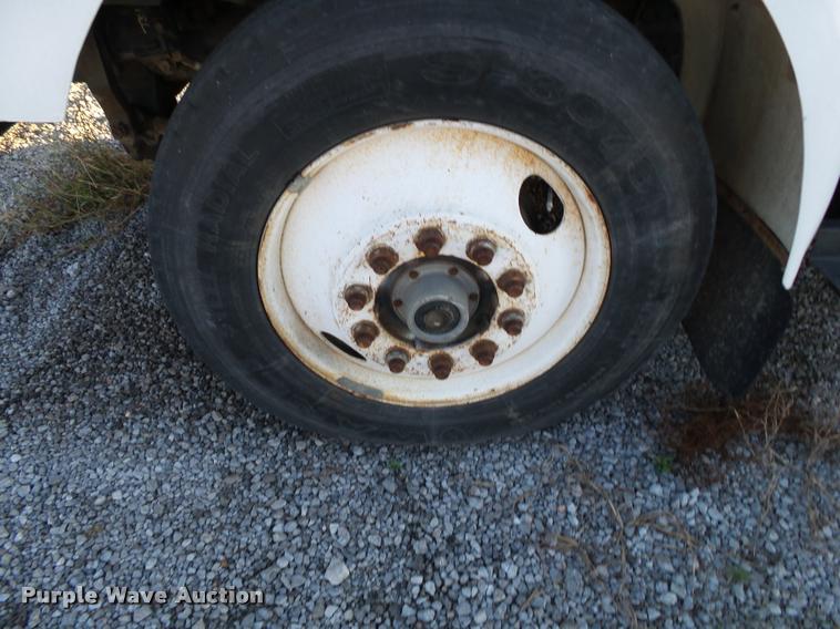 image for item K1109 1994 International 8200 tender truck