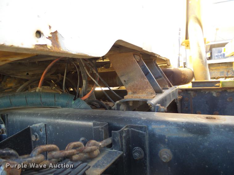 image for item K1109 1994 International 8200 tender truck